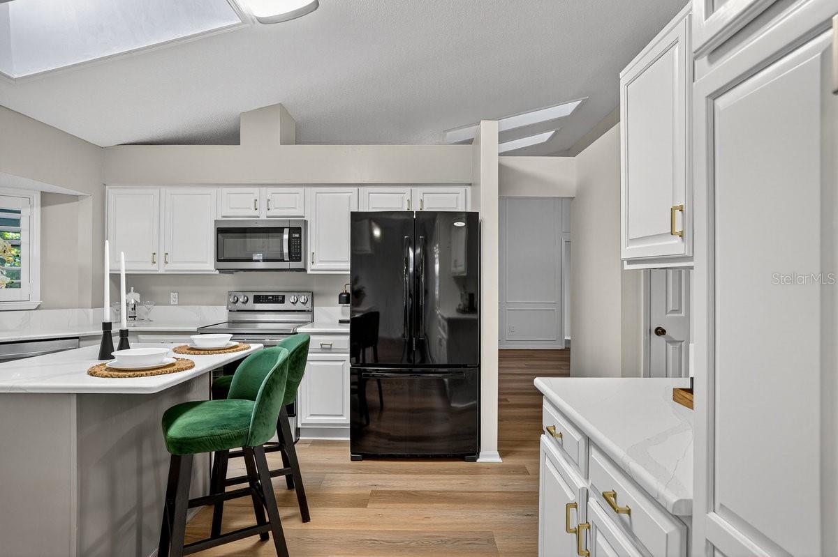 BRYAN CAVE ESTATES - Residential