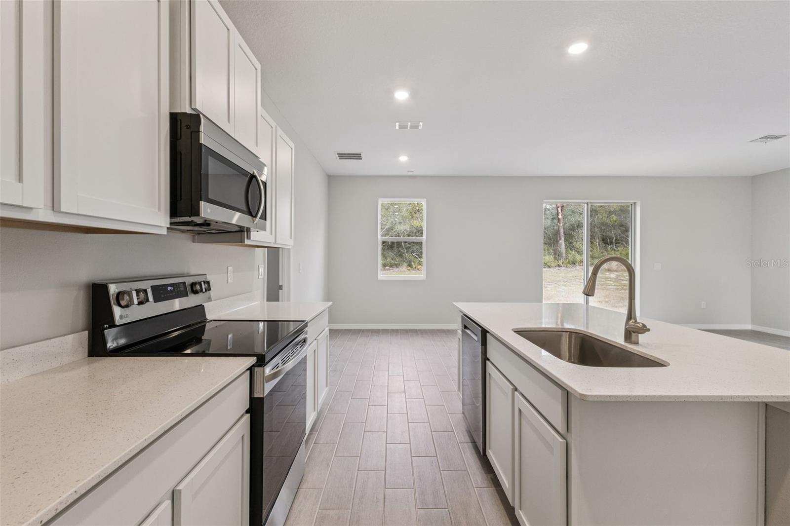 MARION OAKS UN 05 - Residential Lease