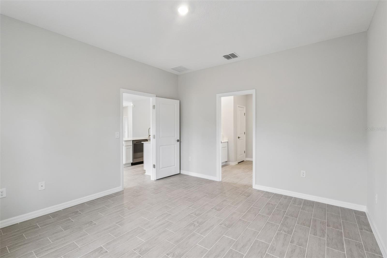 MARION OAKS UN 05 - Residential Lease