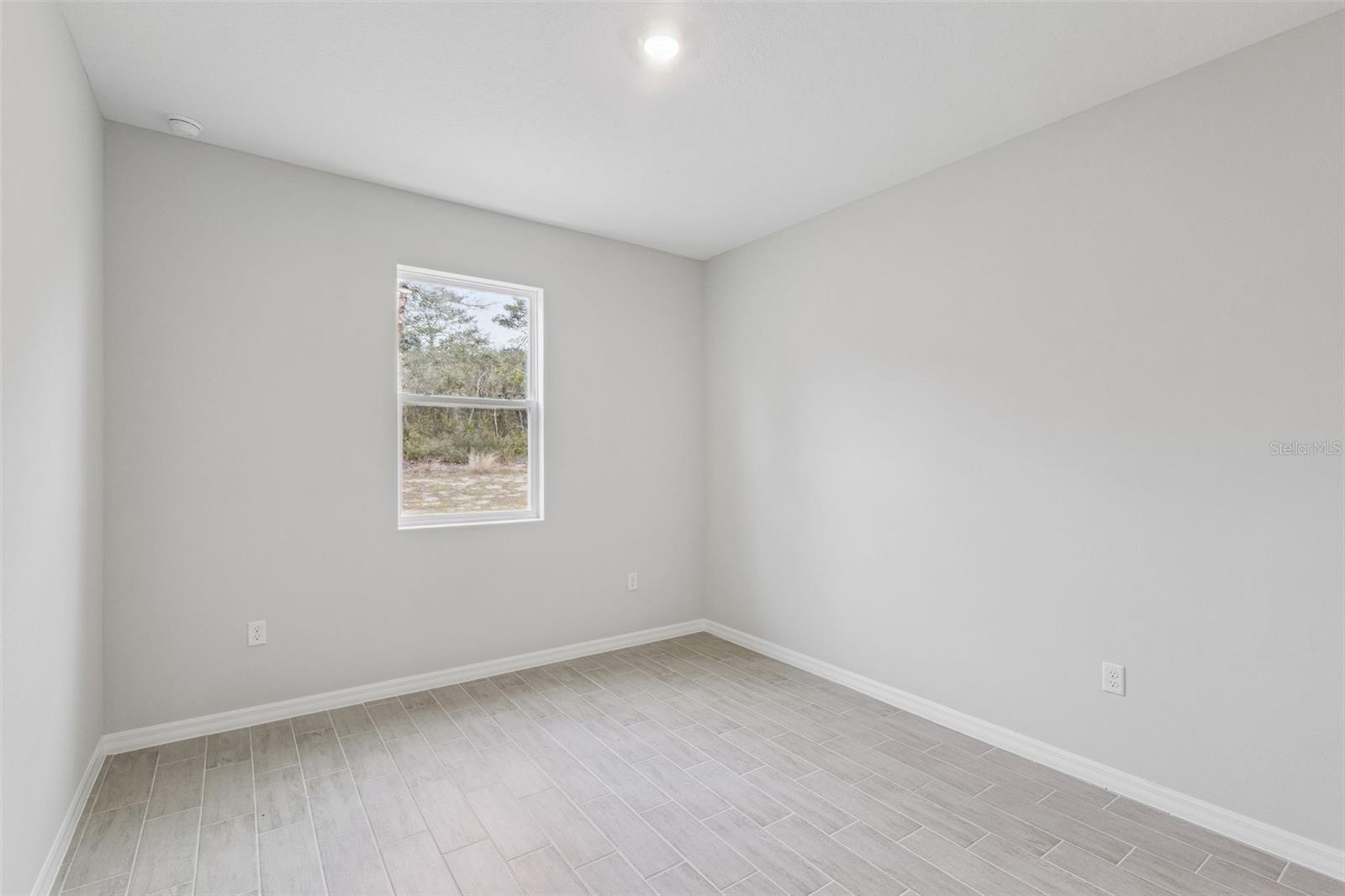 MARION OAKS UN 05 - Residential Lease