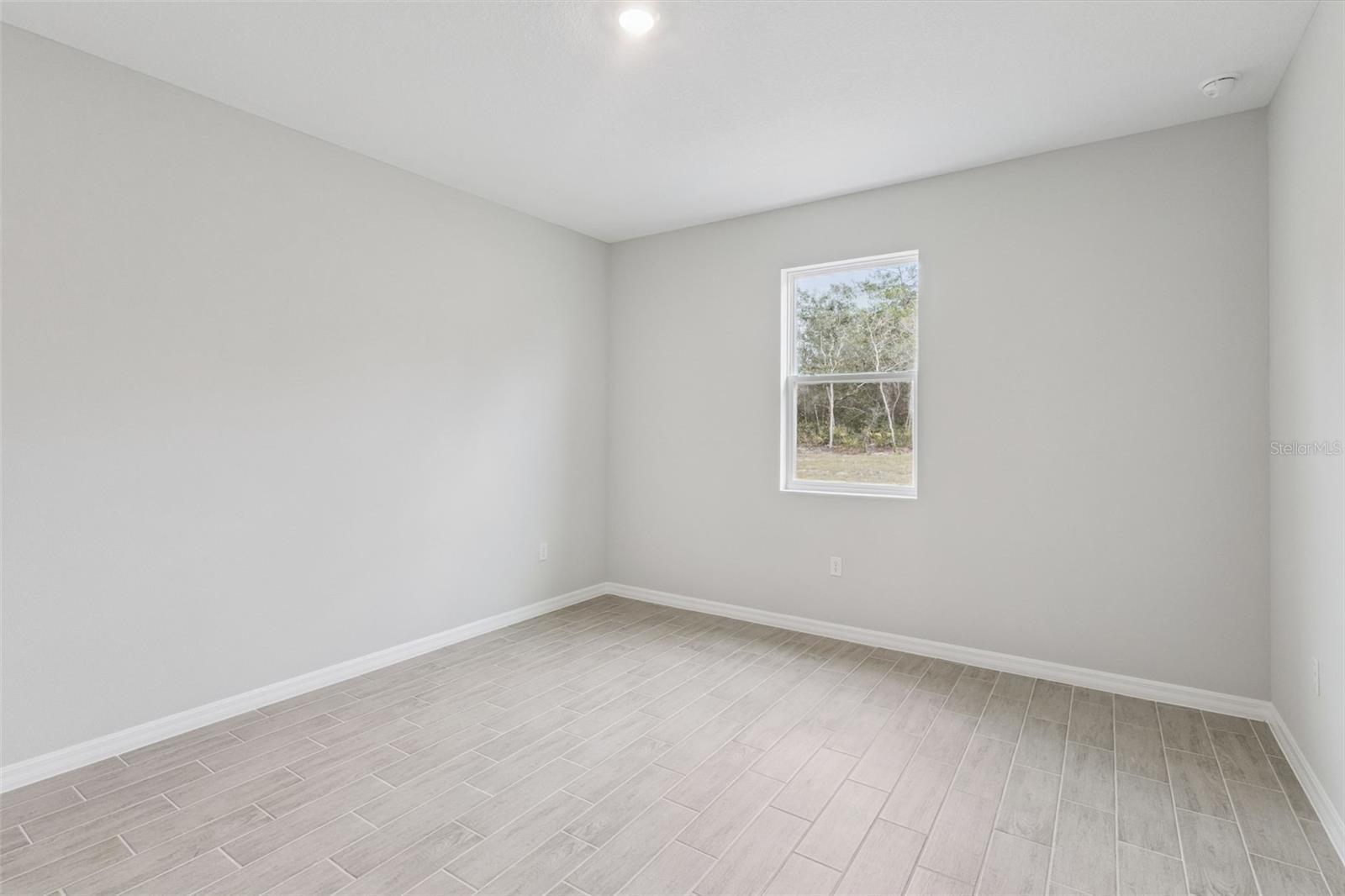 MARION OAKS UN 05 - Residential Lease