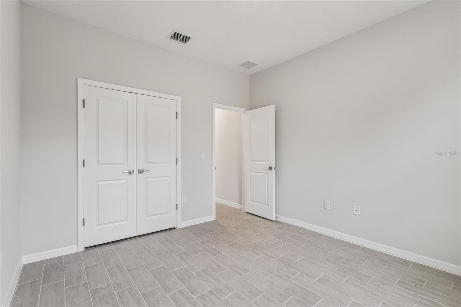 MARION OAKS UN 05 - Residential Lease