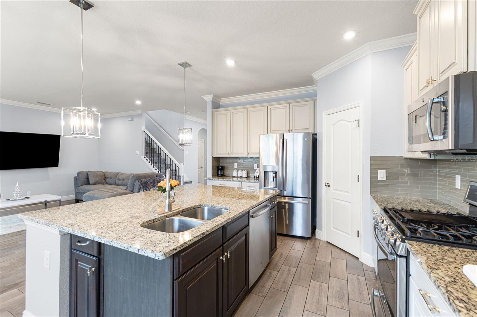 LUCAYA LAKE CLUB PH 3 - Residential