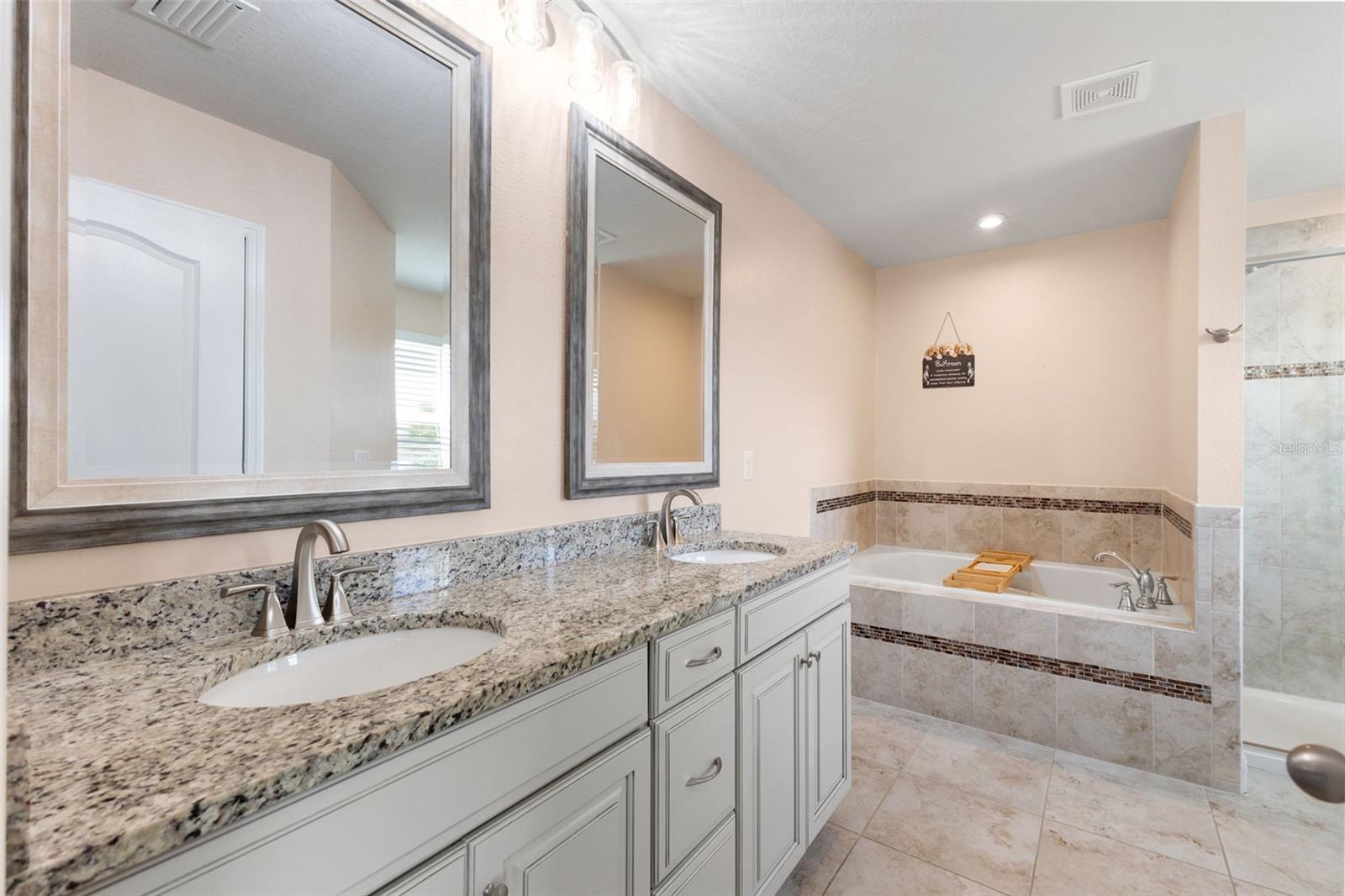 LUCAYA LAKE CLUB PH 3 - Residential