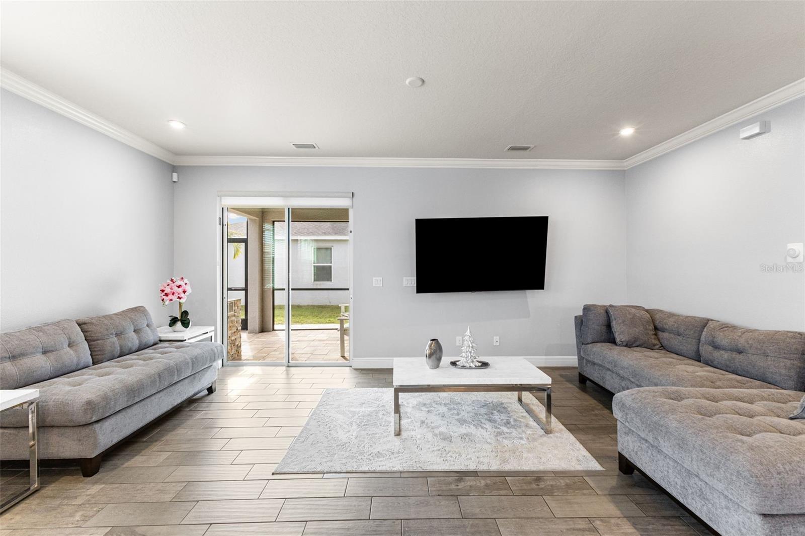 LUCAYA LAKE CLUB PH 3 - Residential