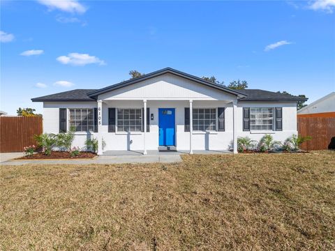Photo of 6105 Yorkshire Road, Tampa, FL 33634 (MLS # TB8477894)