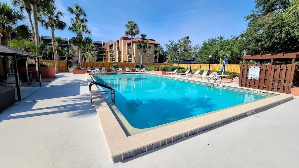 PROMENADES WEST - Residential Lease