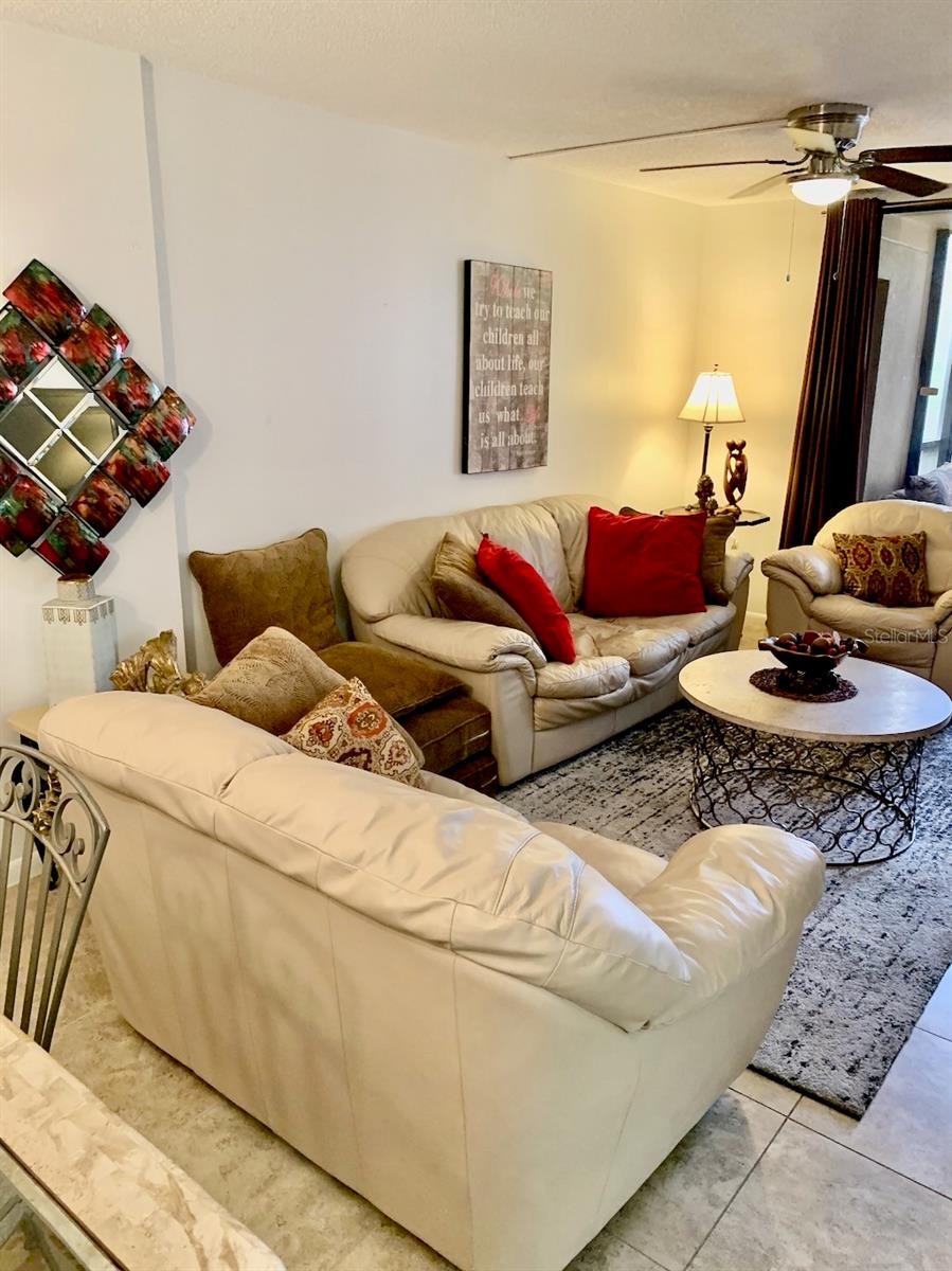 PROMENADES WEST - Residential Lease