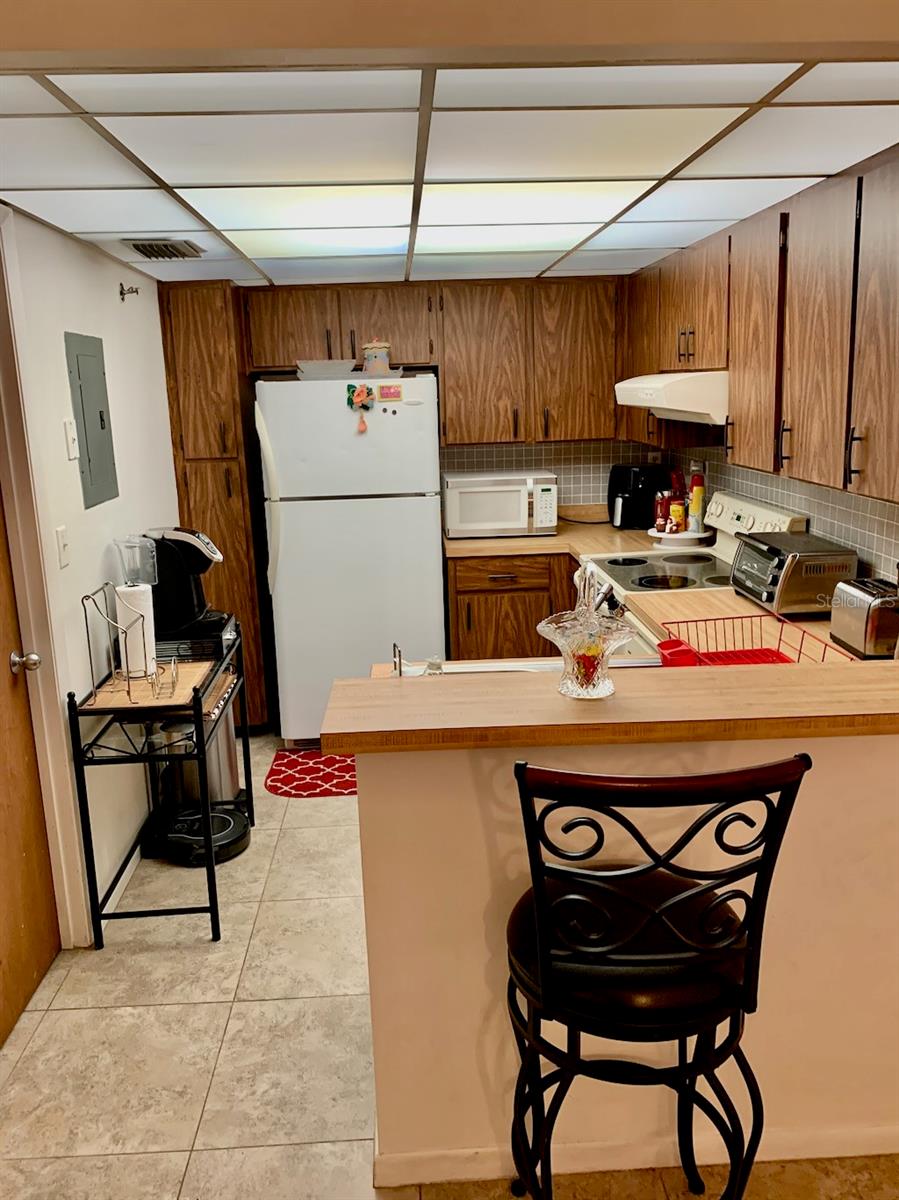 PROMENADES WEST - Residential Lease