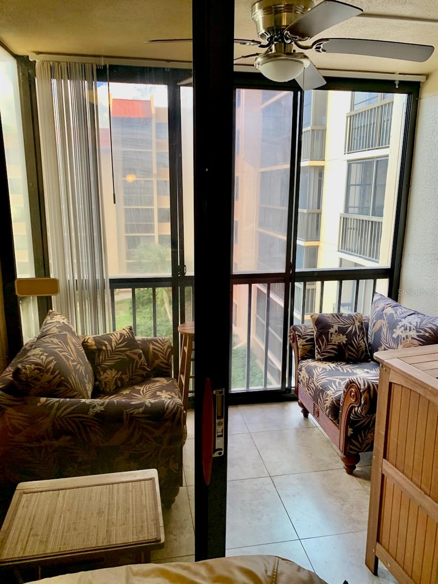 PROMENADES WEST - Residential Lease