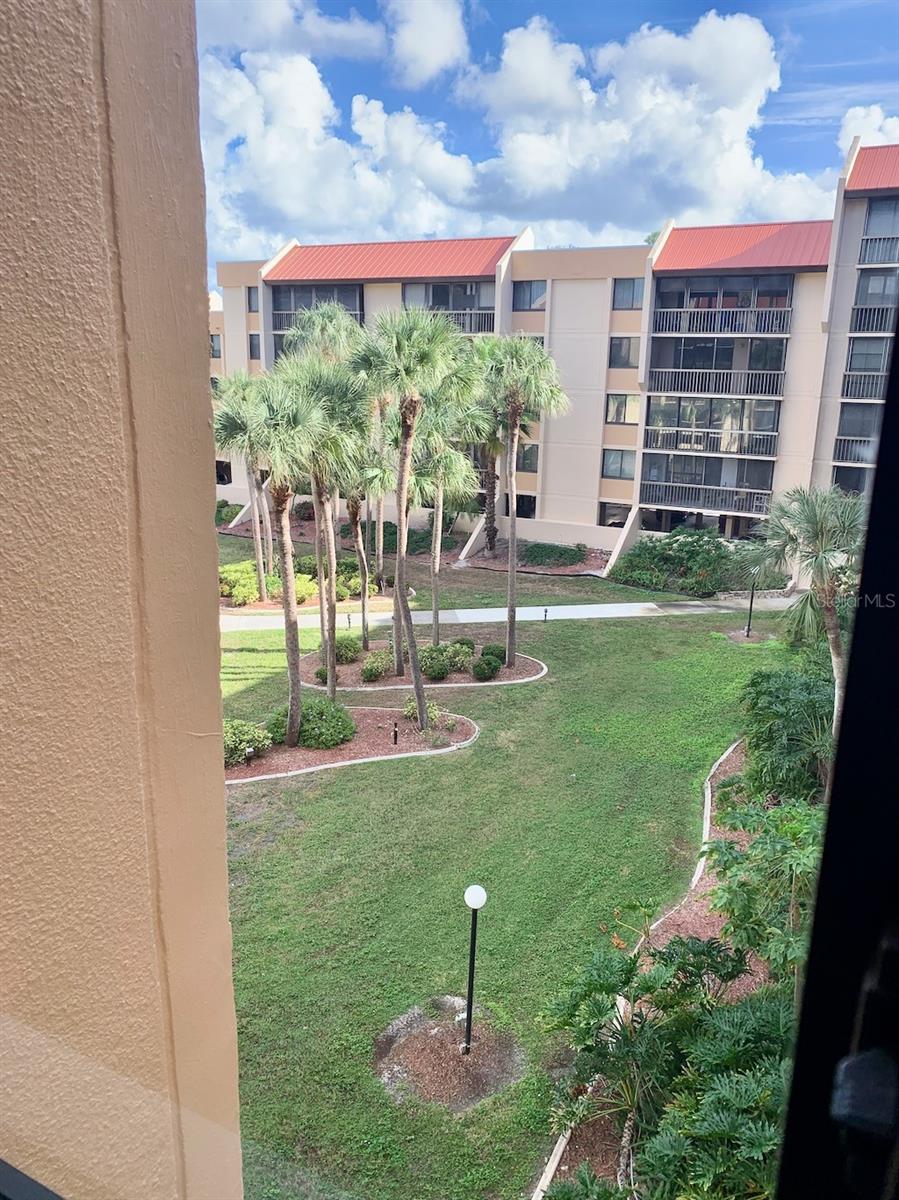 PROMENADES WEST - Residential Lease