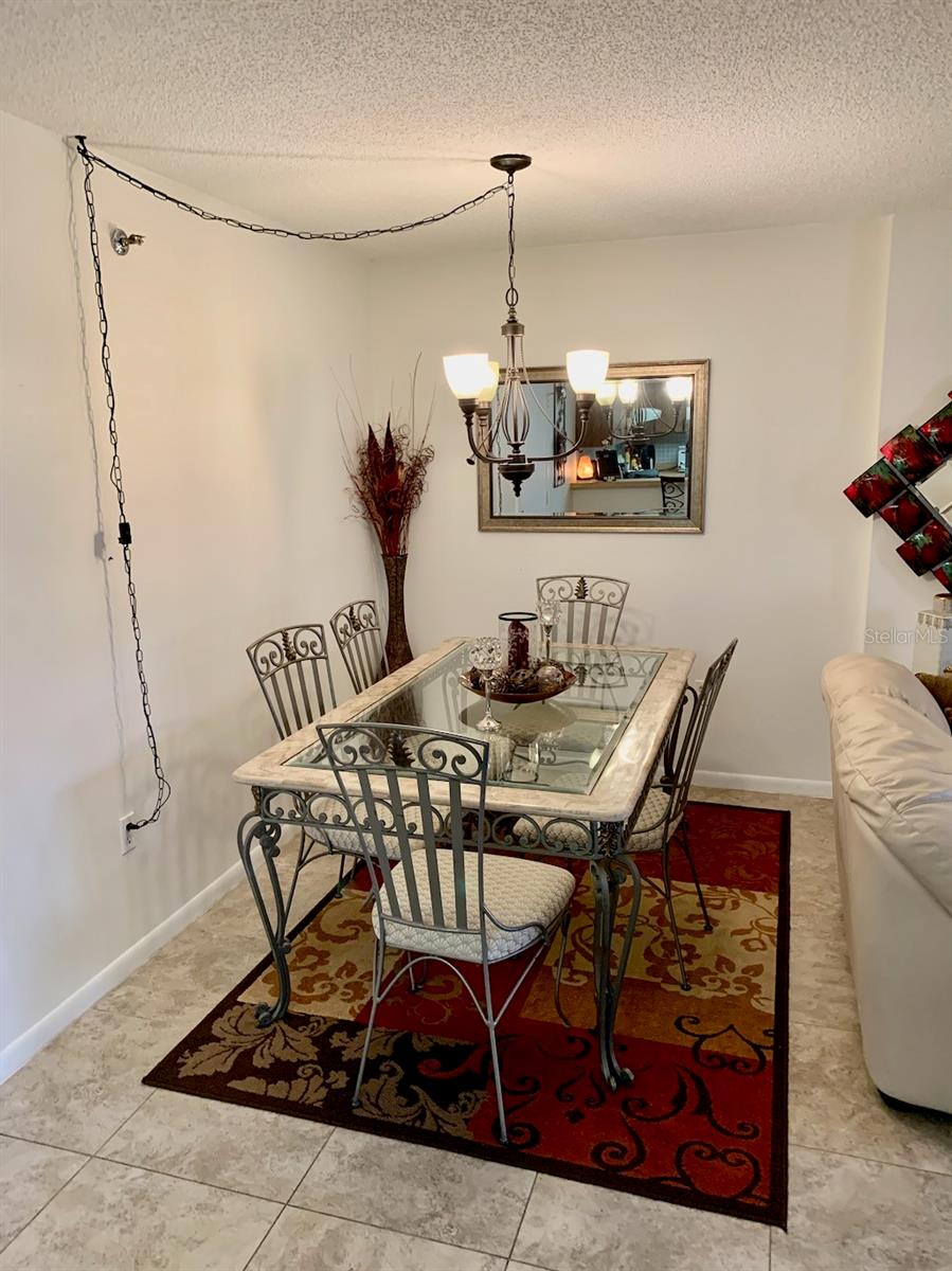 PROMENADES WEST - Residential Lease