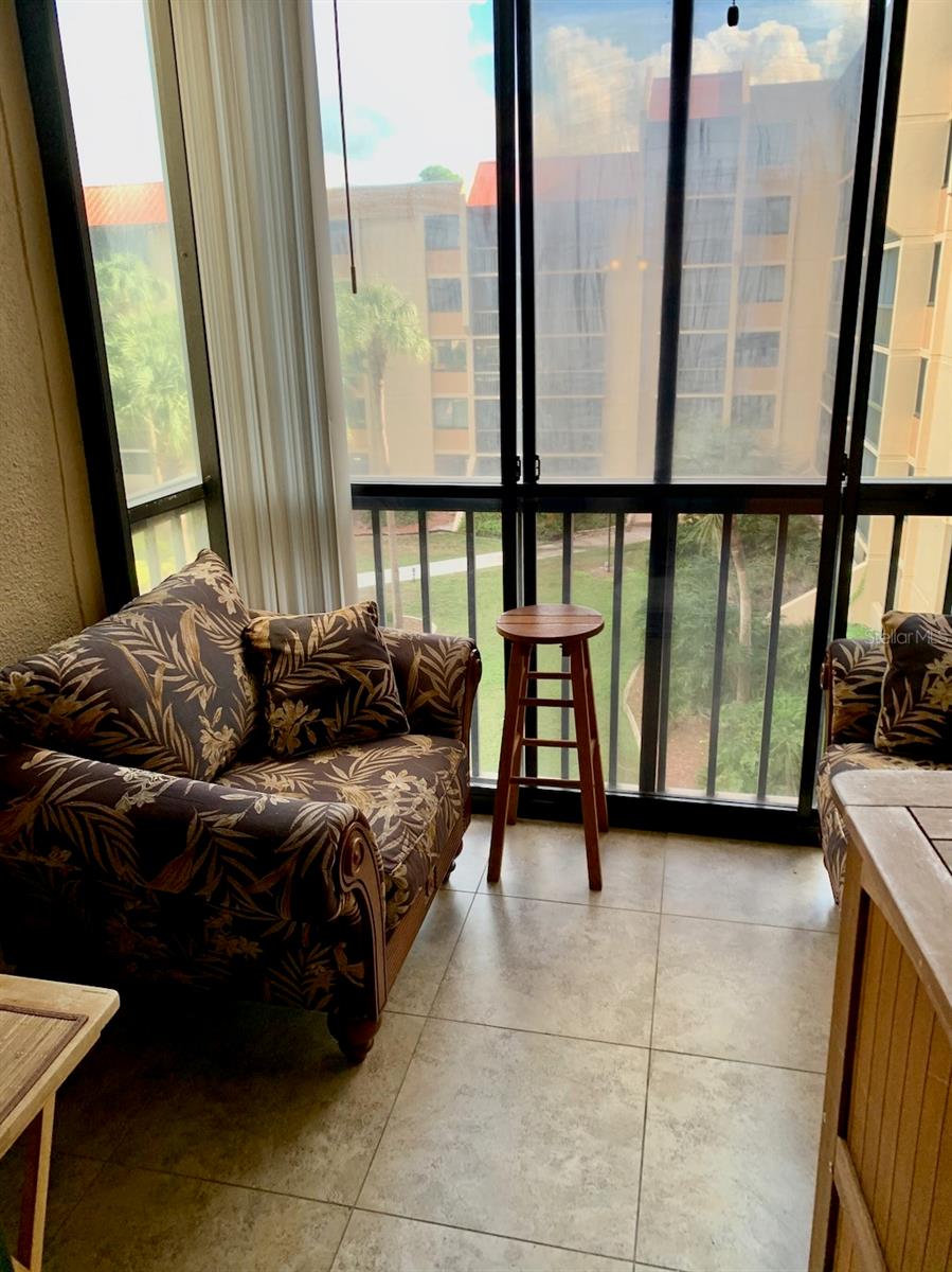 PROMENADES WEST - Residential Lease