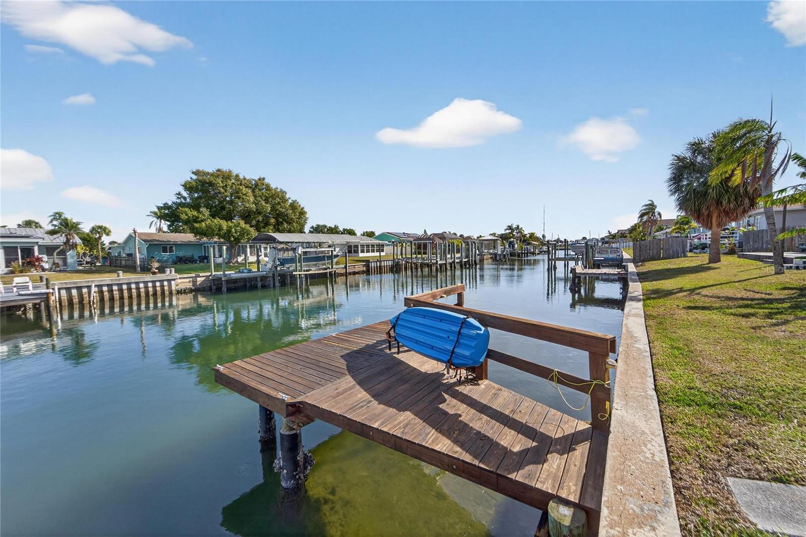 BAY CREST CONDO PH II - Residential