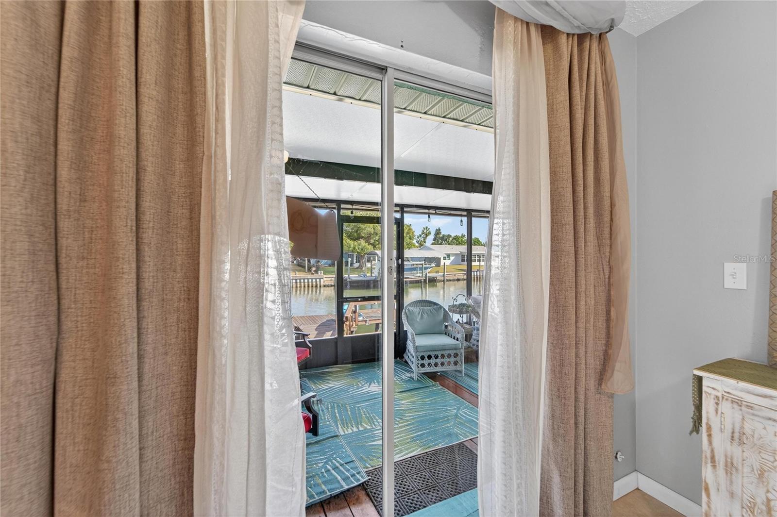 BAY CREST CONDO PH II - Residential