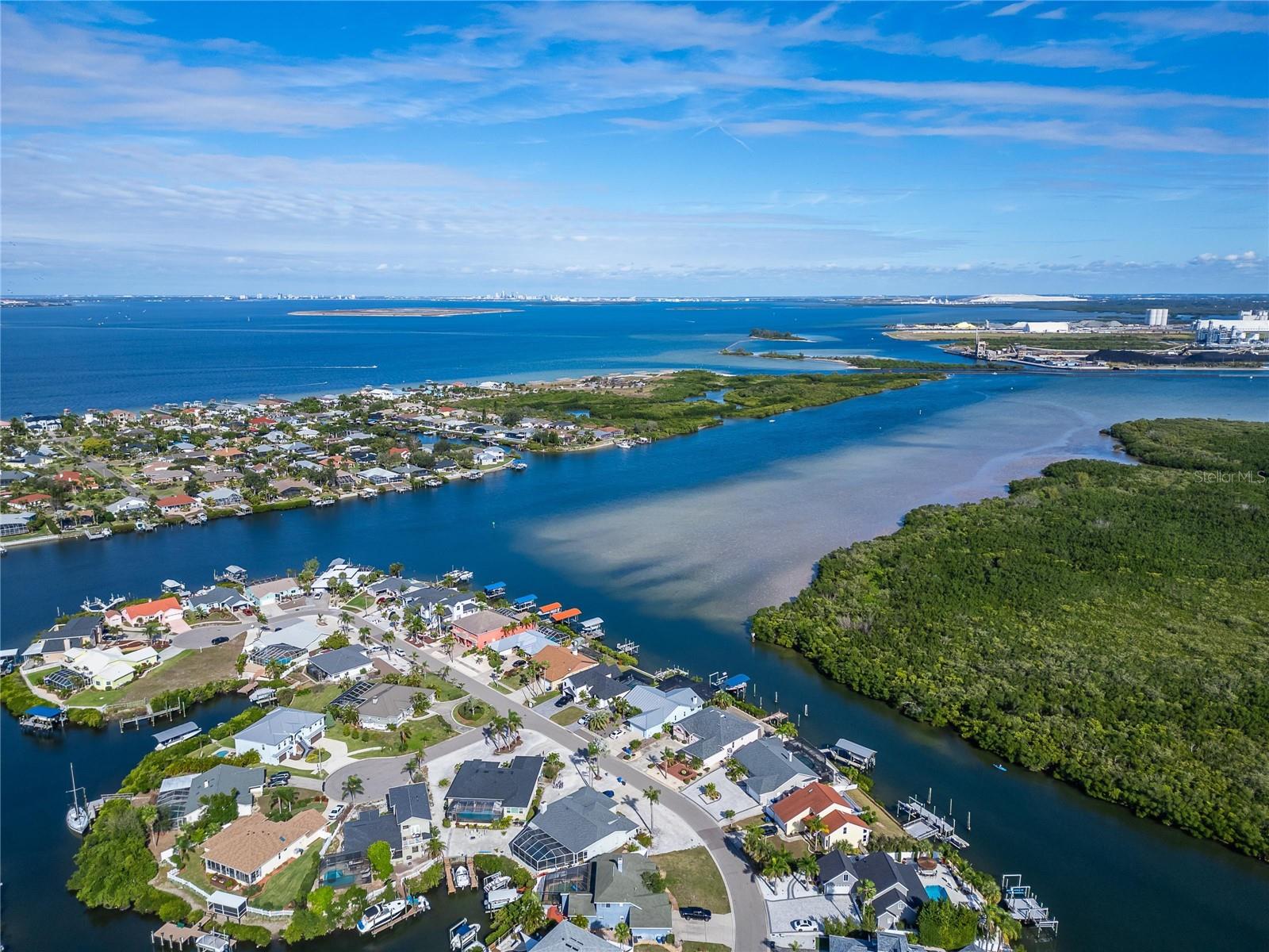 BAY CREST CONDO PH II - Residential