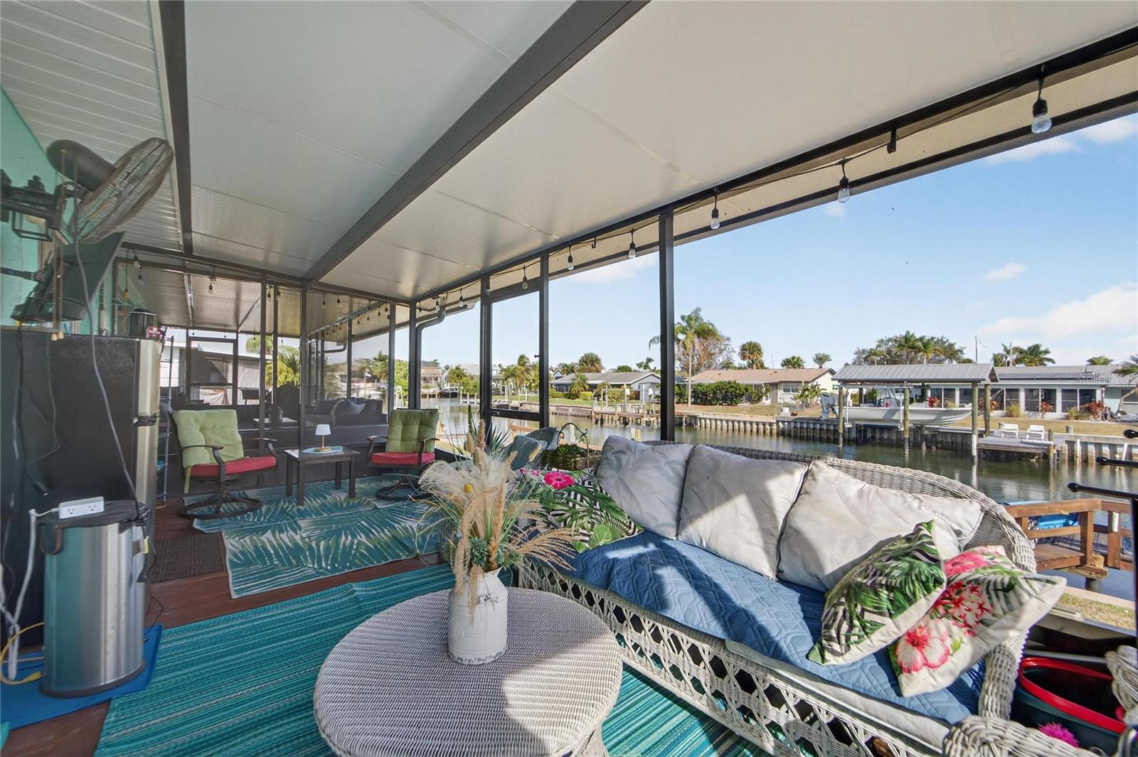 BAY CREST CONDO PH II - Residential