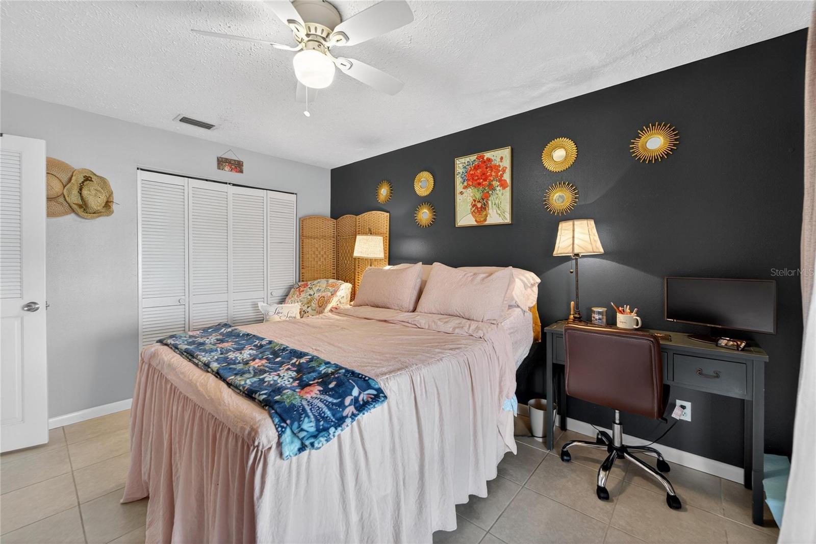 BAY CREST CONDO PH II - Residential