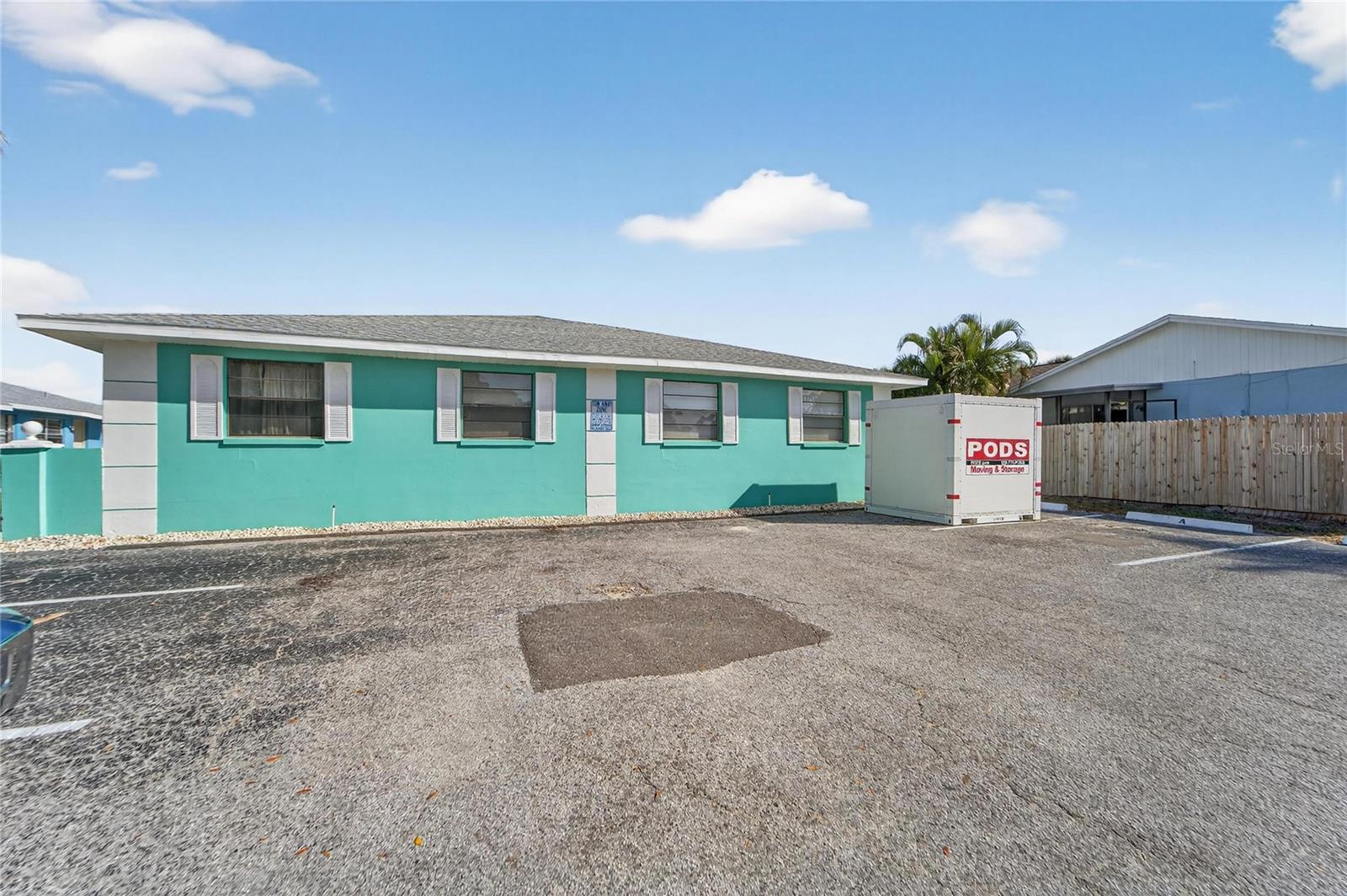 BAY CREST CONDO PH II - Residential