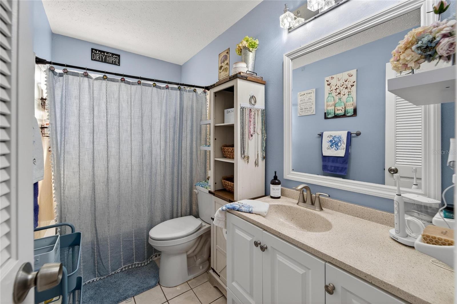 BAY CREST CONDO PH II - Residential