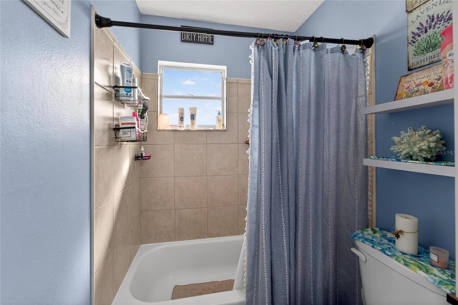 BAY CREST CONDO PH II - Residential