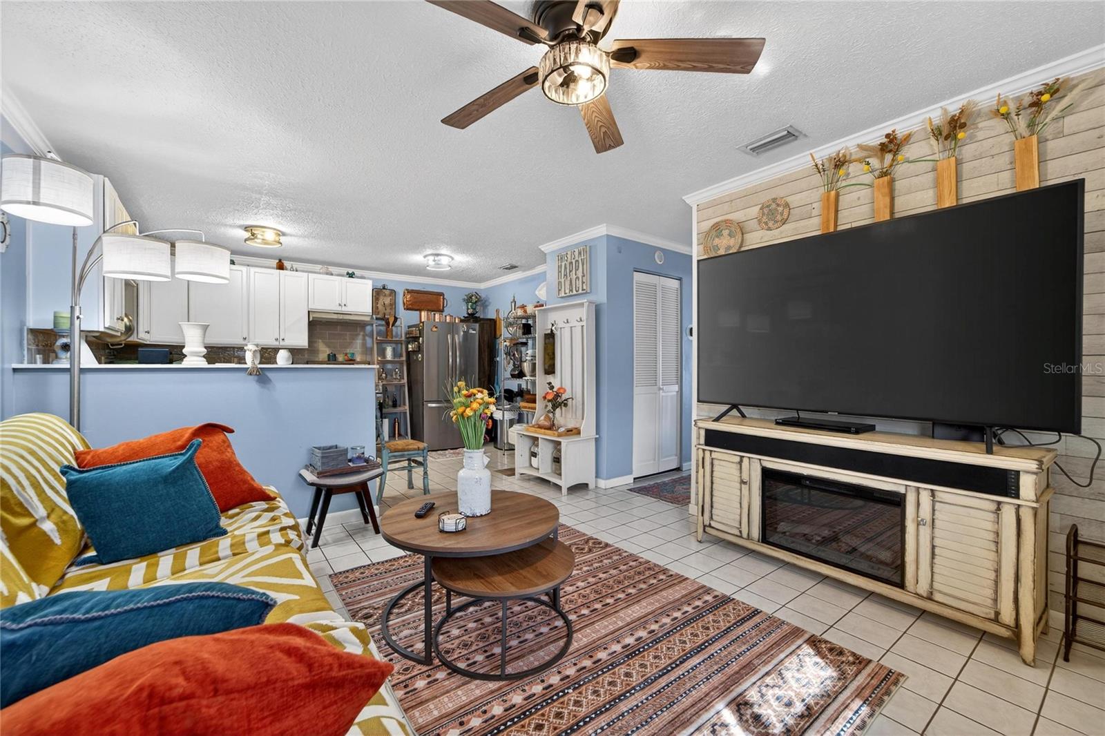 BAY CREST CONDO PH II - Residential