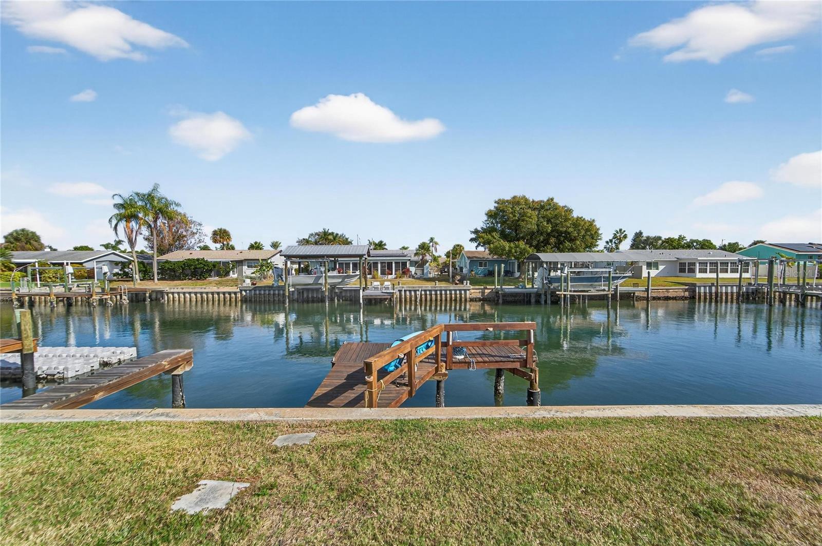 BAY CREST CONDO PH II - Residential