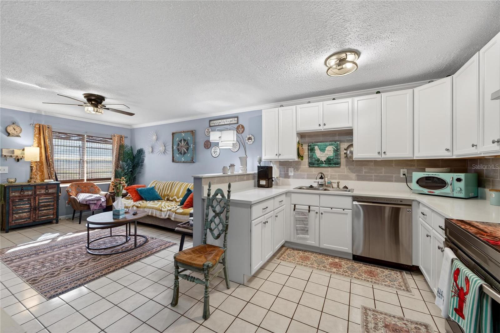 BAY CREST CONDO PH II - Residential