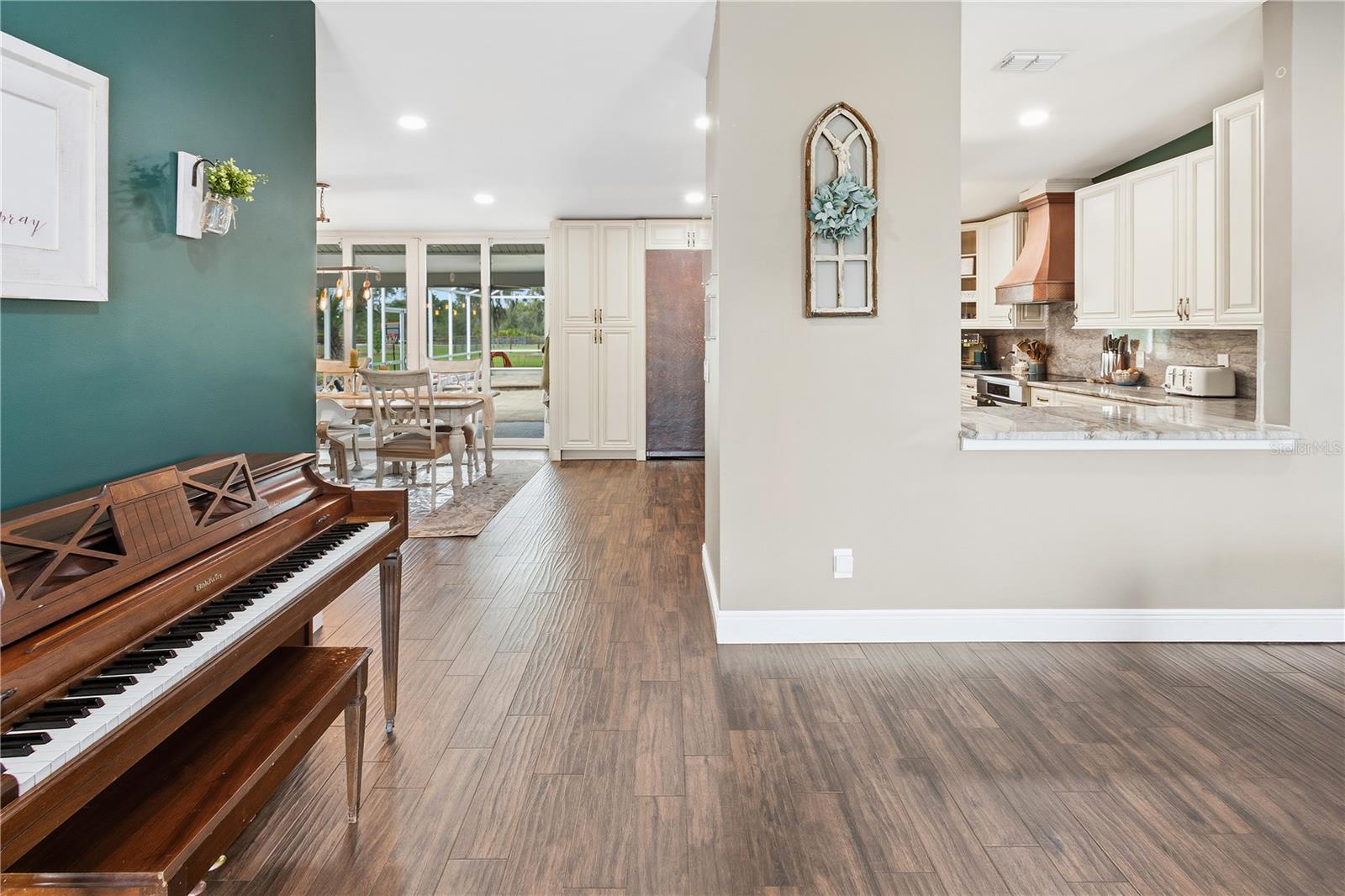 MONEYTREE RANCHETTES SUB - Residential