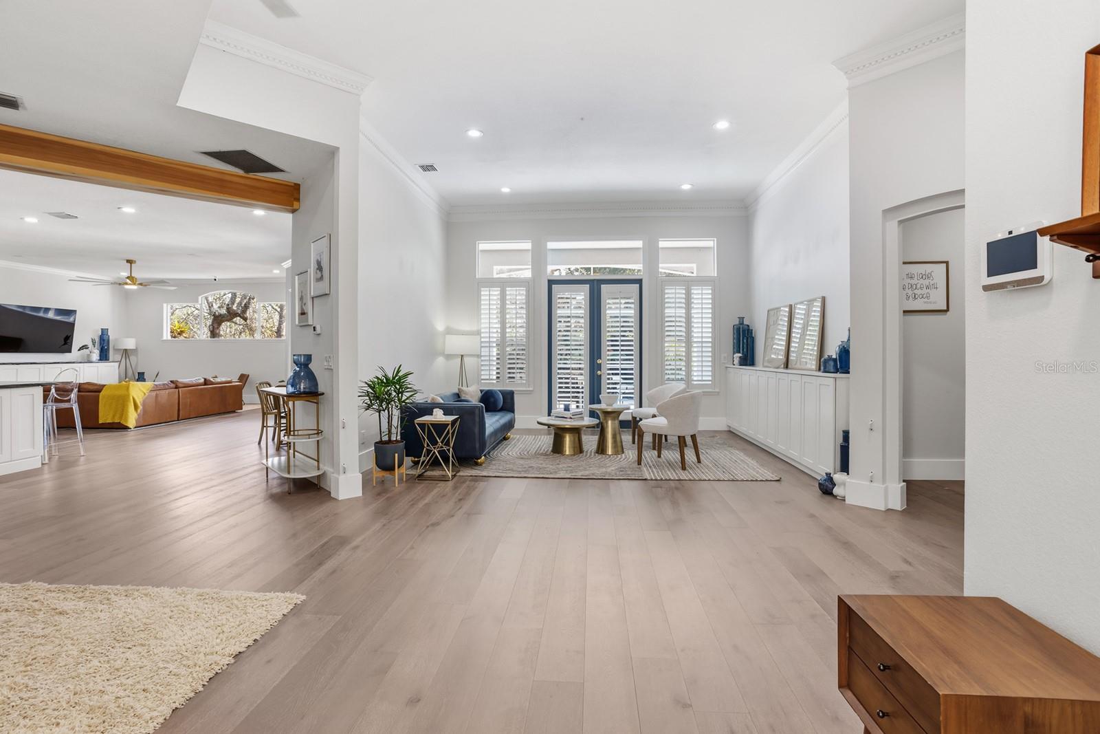 PALM LAKE - Residential