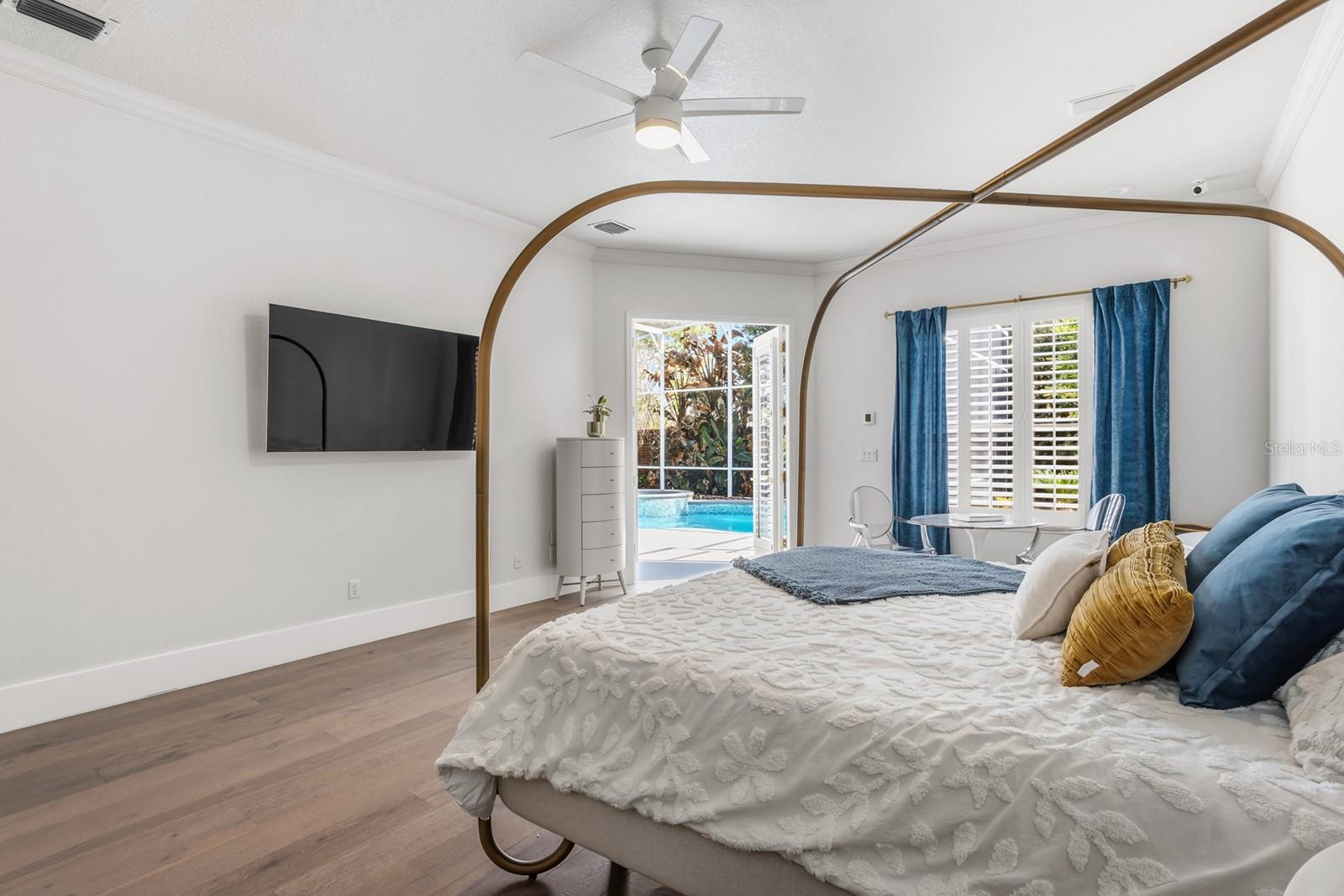 PALM LAKE - Residential