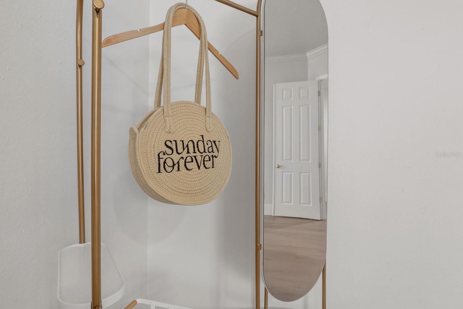 PALM LAKE - Residential