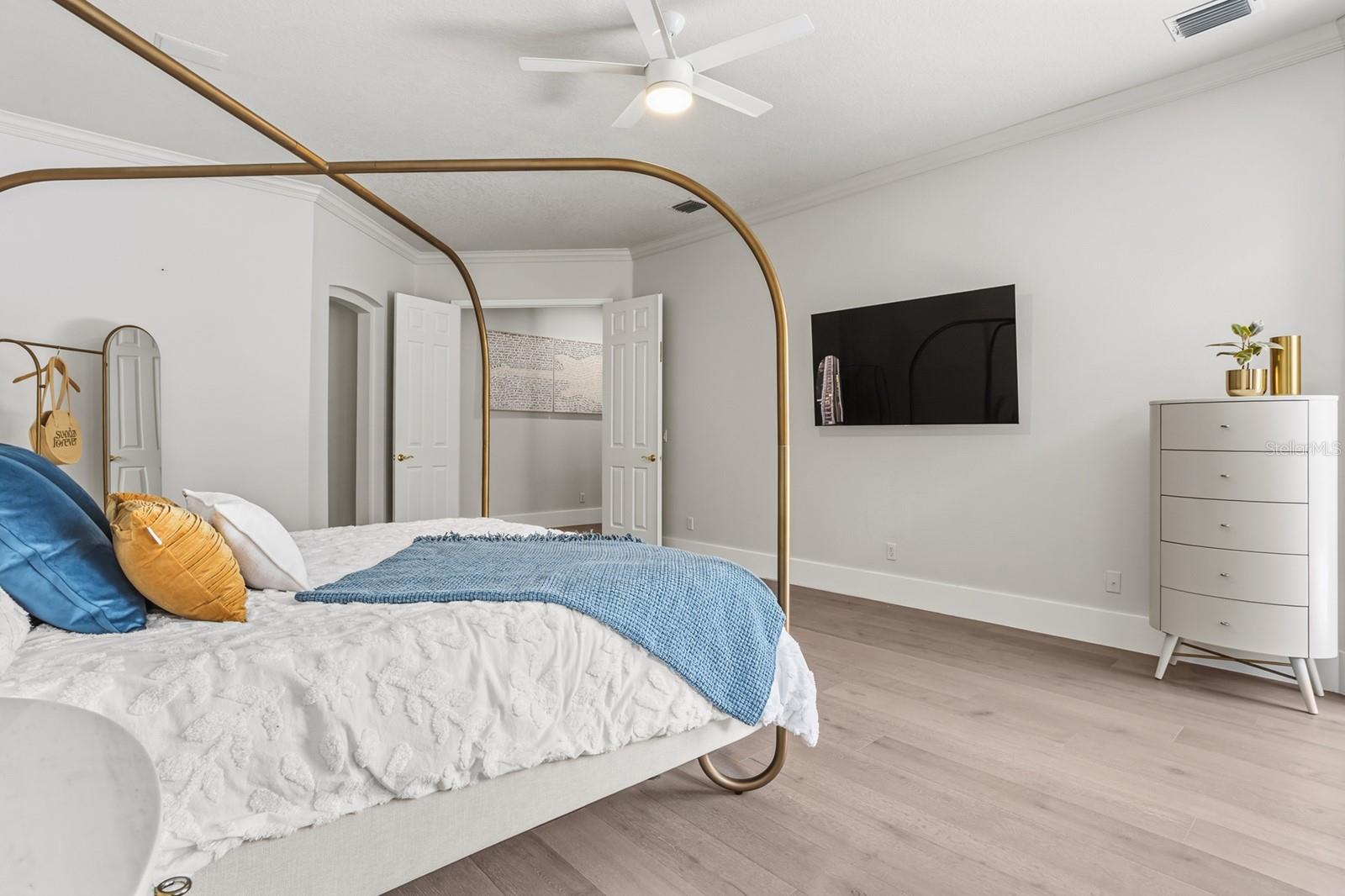 PALM LAKE - Residential