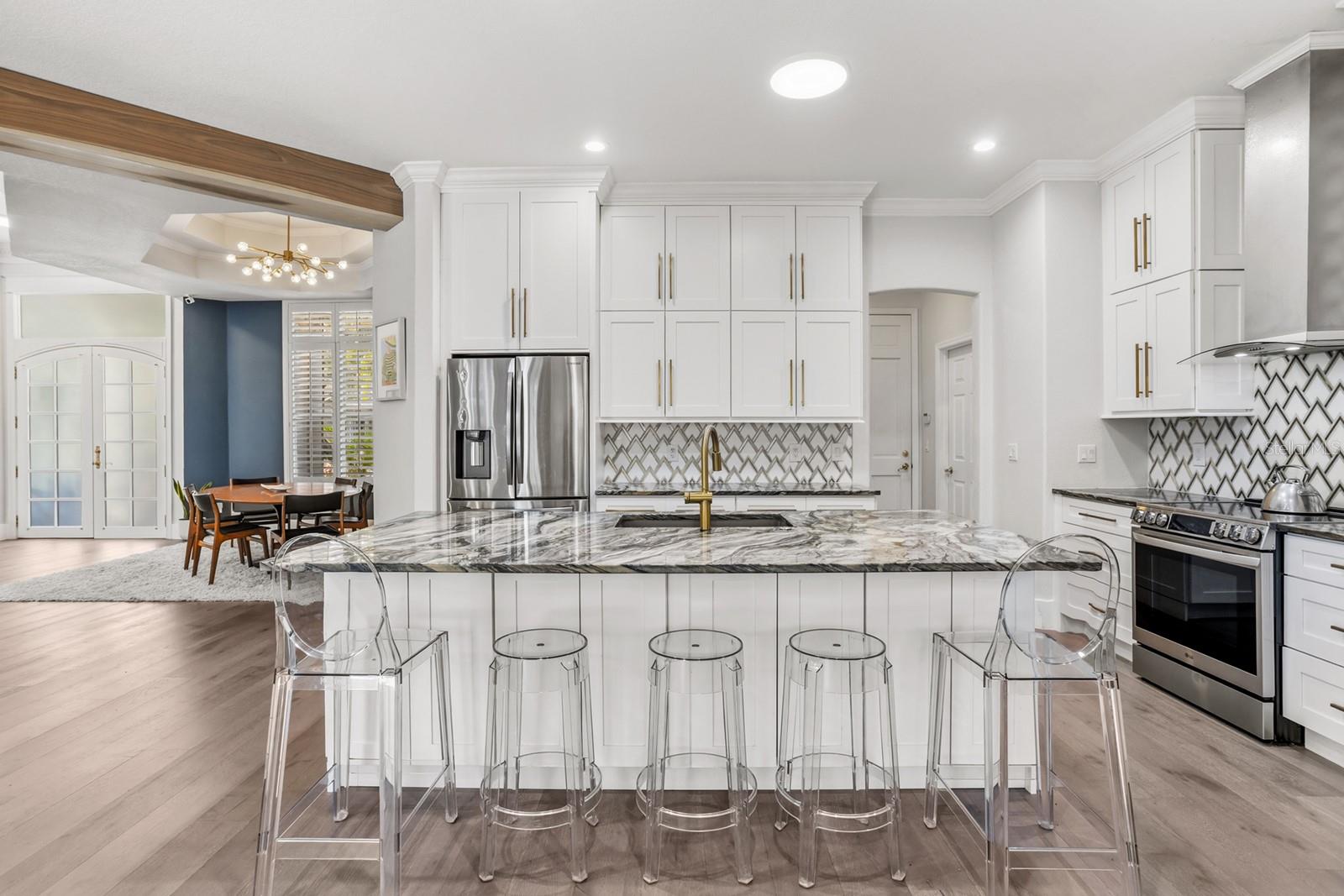 PALM LAKE - Residential