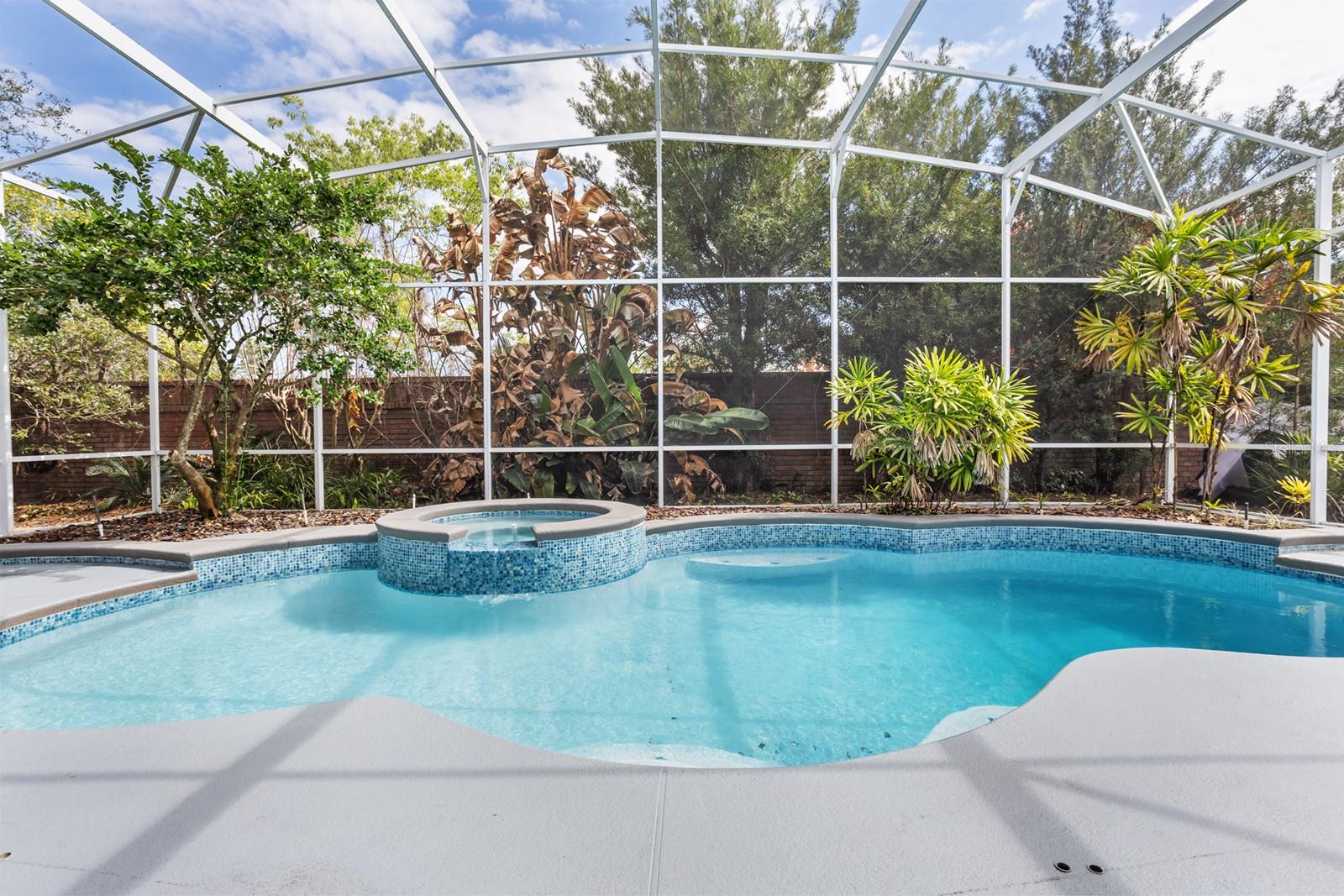 PALM LAKE - Residential