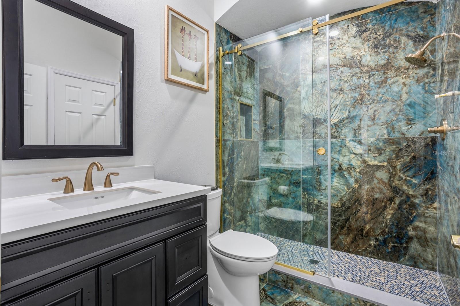 PALM LAKE - Residential