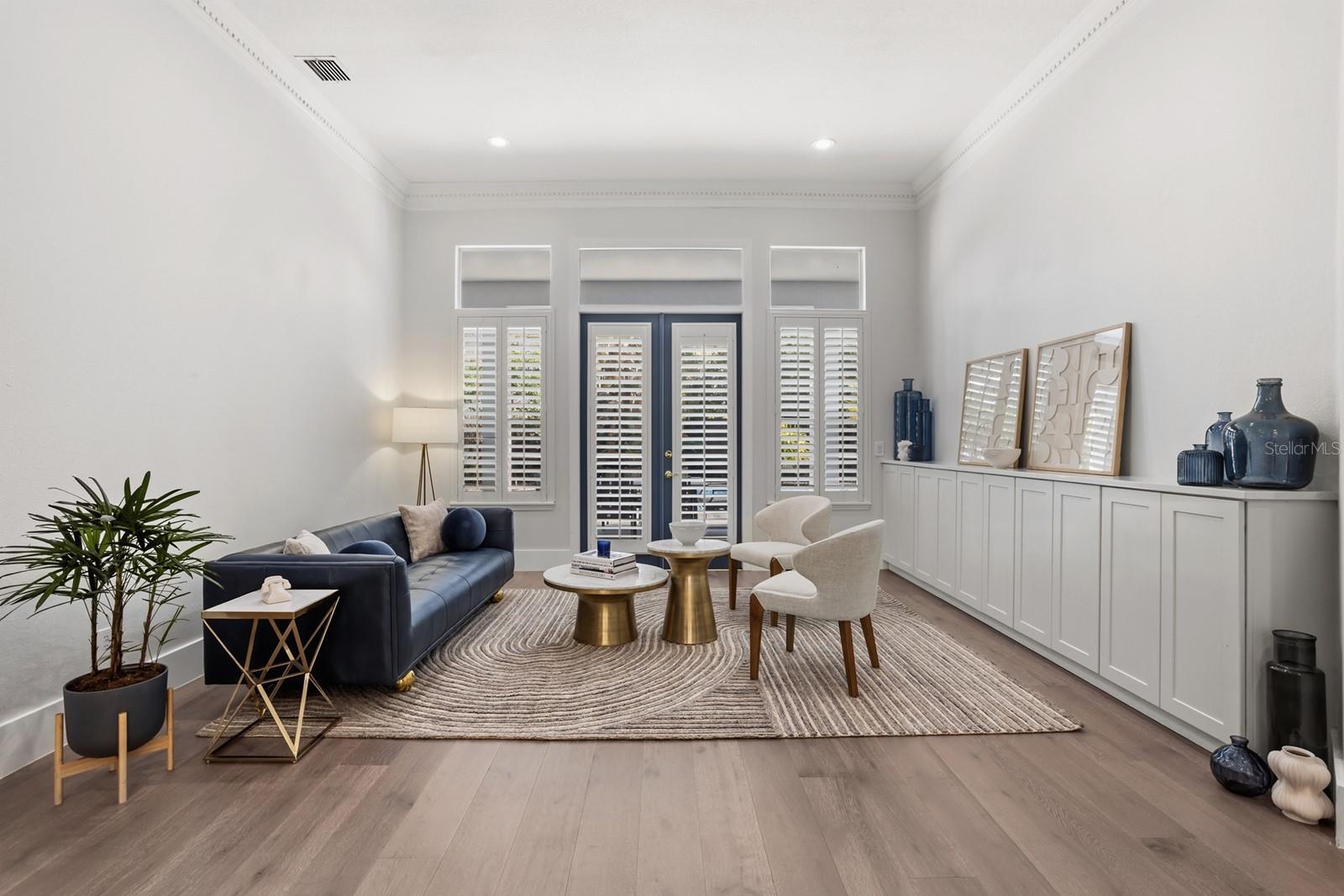 PALM LAKE - Residential