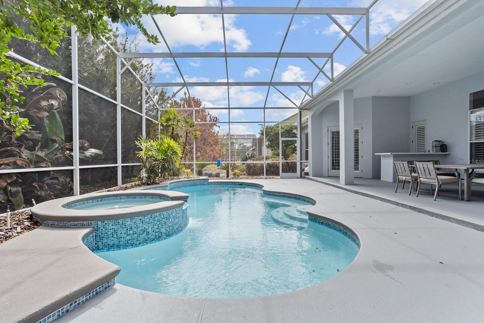 PALM LAKE - Residential