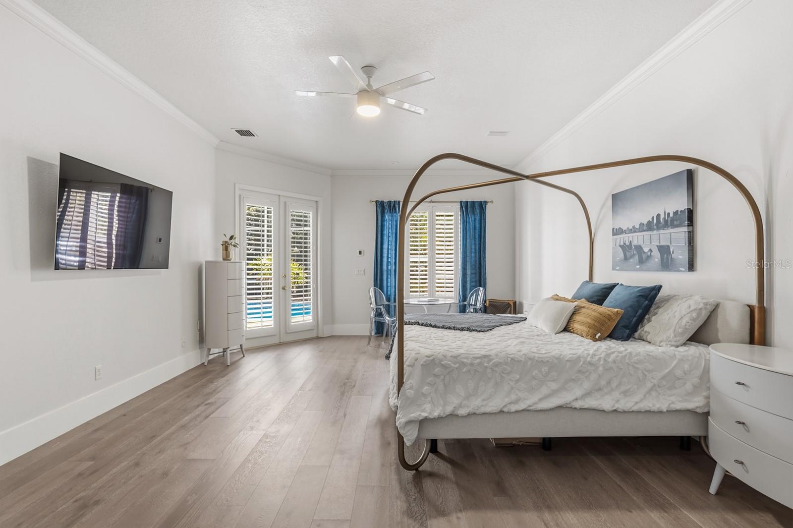 PALM LAKE - Residential