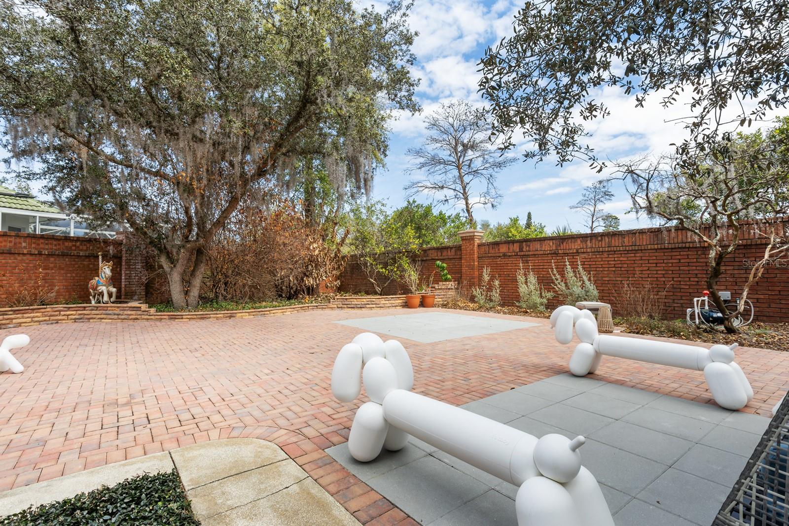 PALM LAKE - Residential