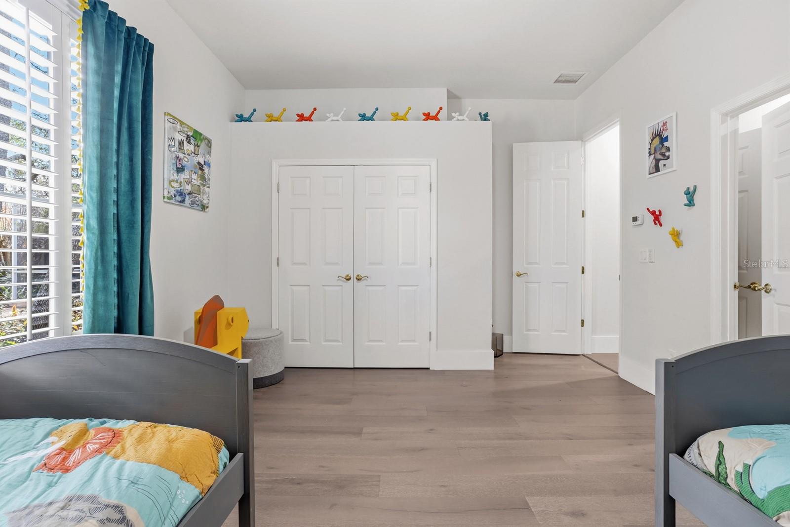 PALM LAKE - Residential