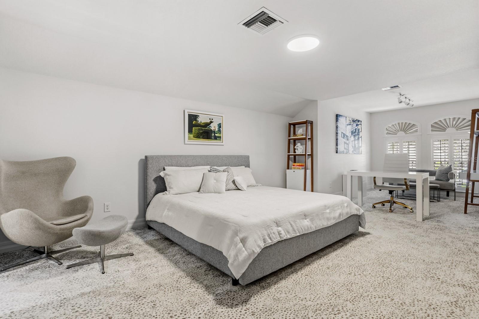 PALM LAKE - Residential