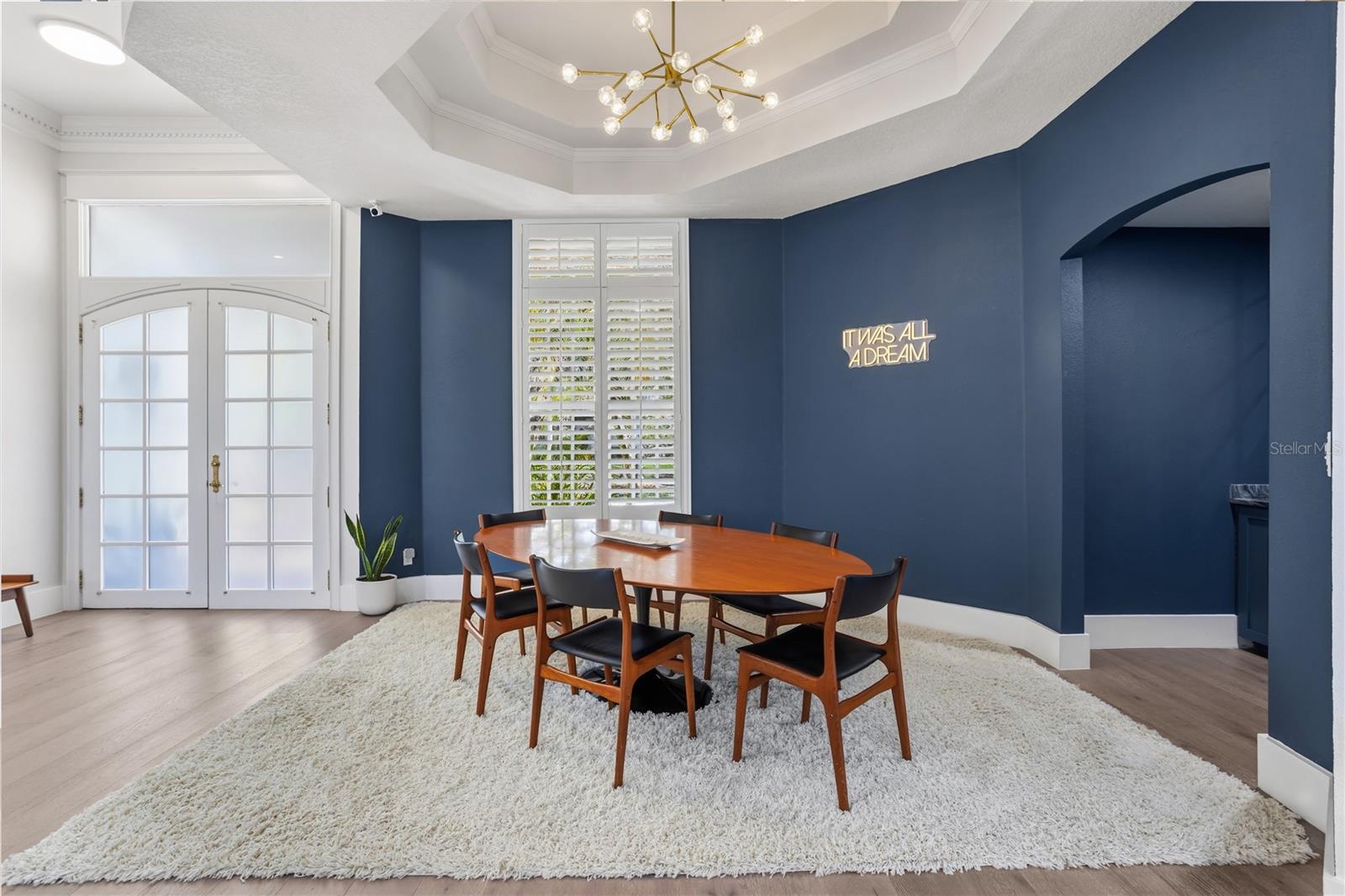 PALM LAKE - Residential