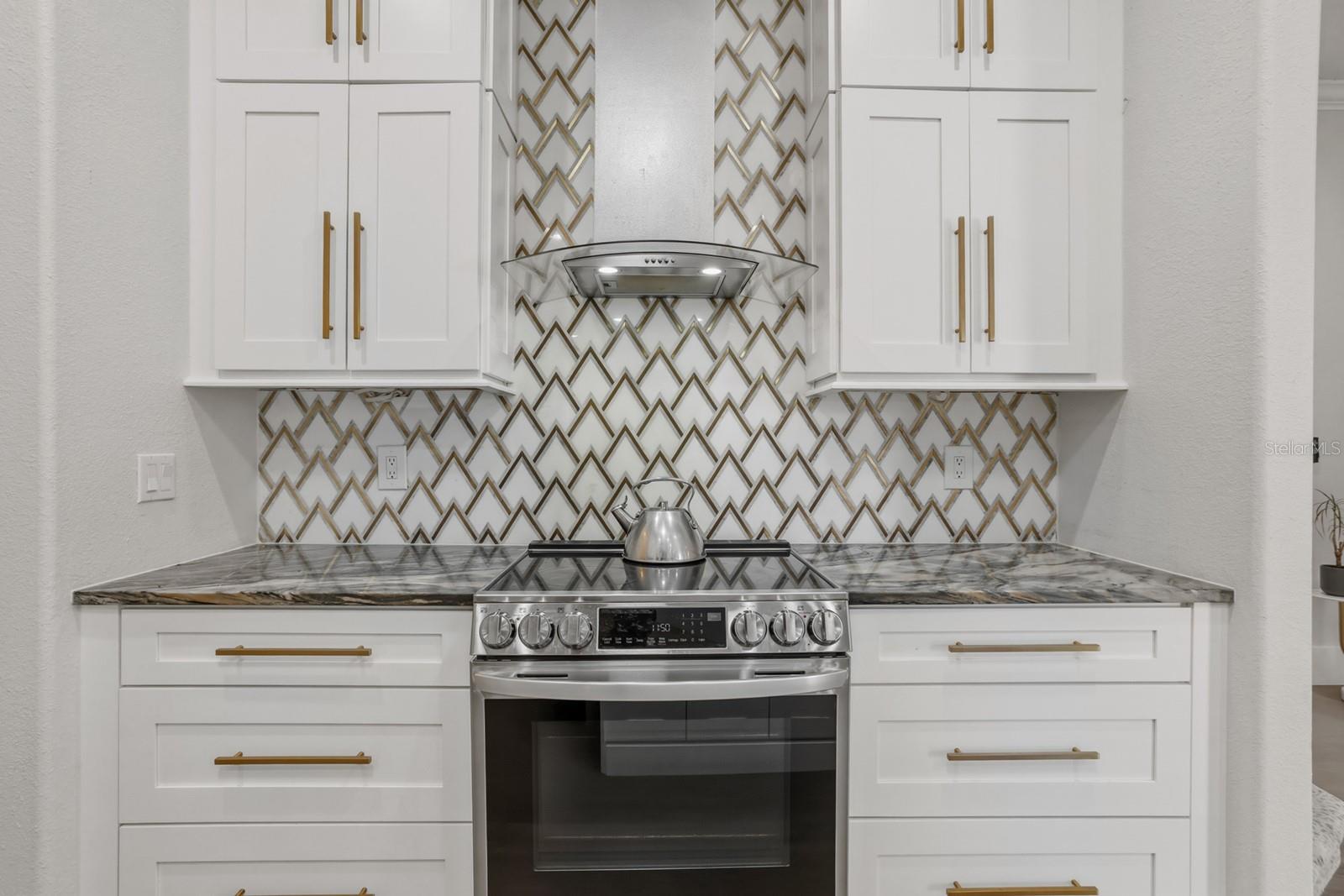 PALM LAKE - Residential