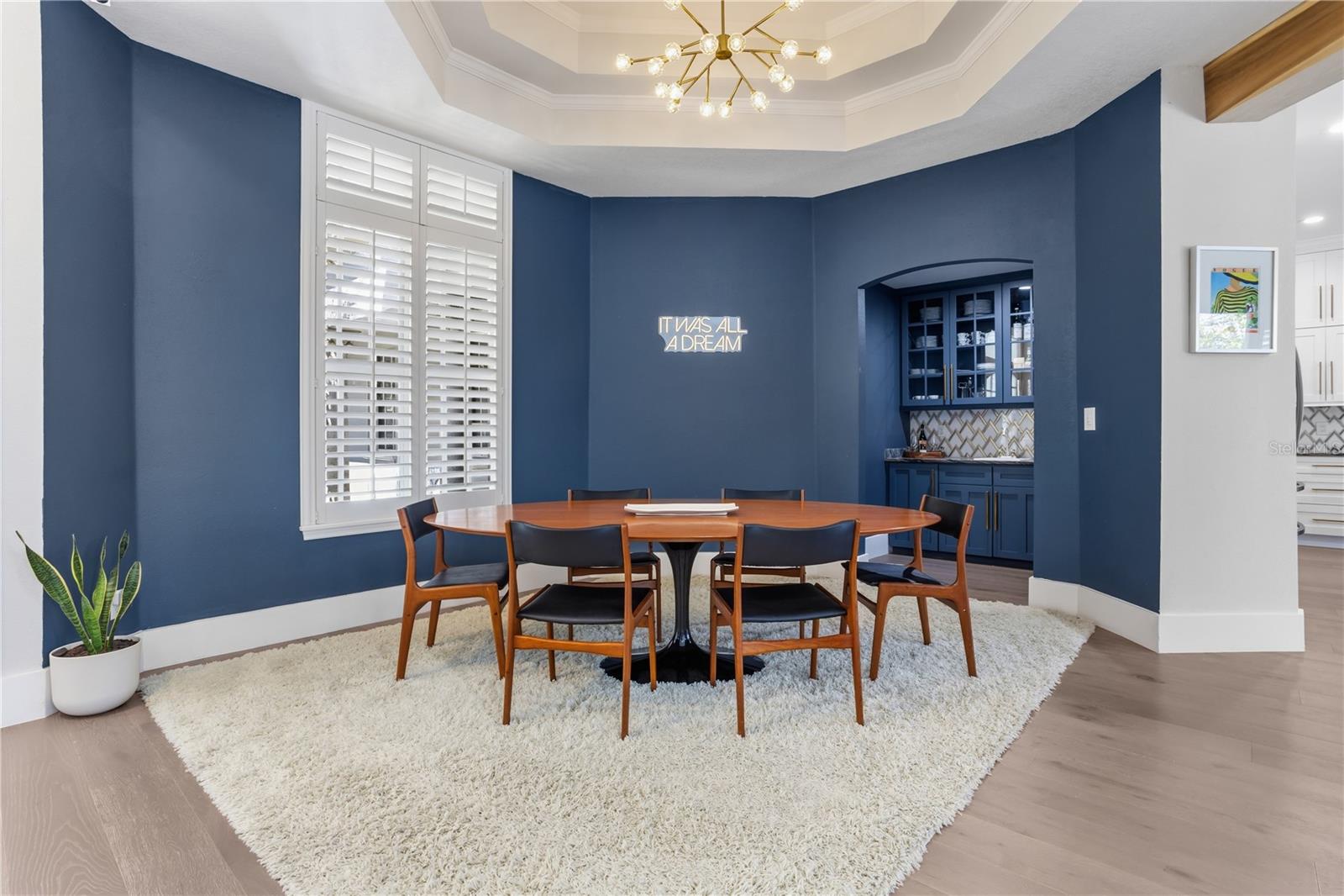 PALM LAKE - Residential