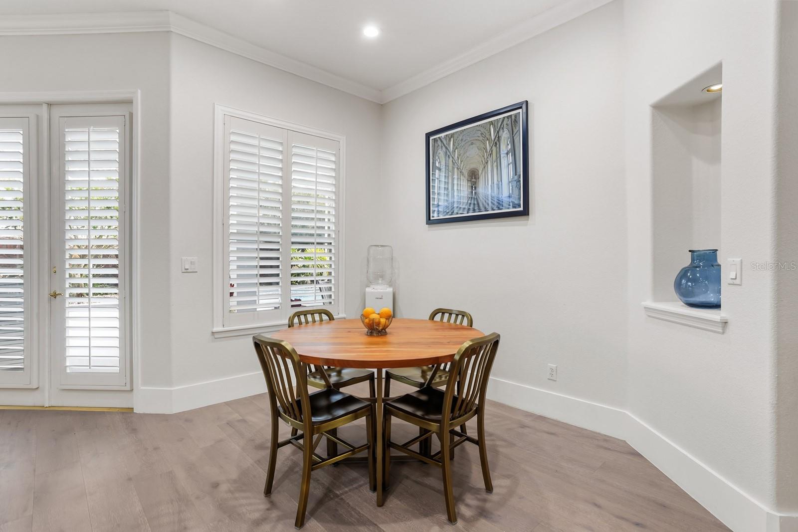 PALM LAKE - Residential