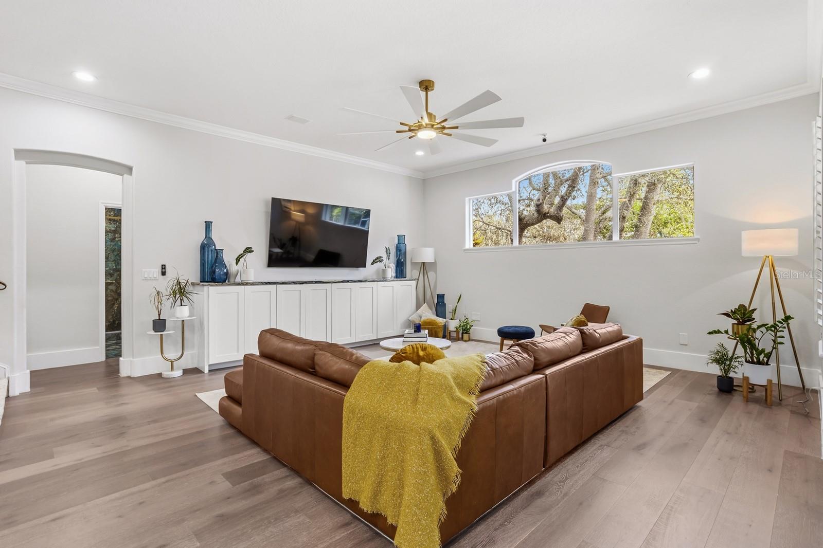 PALM LAKE - Residential