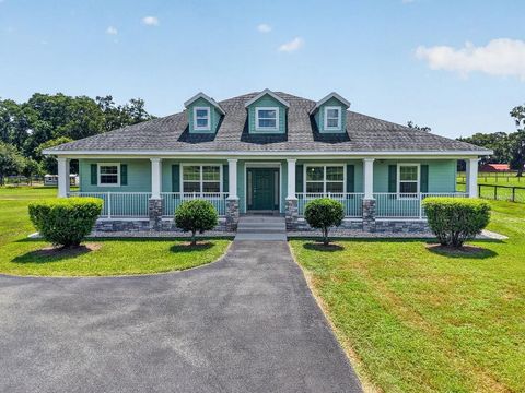 Photo of 2556 NE 120th Street, Anthony, FL 32617 (MLS # TB8525603)