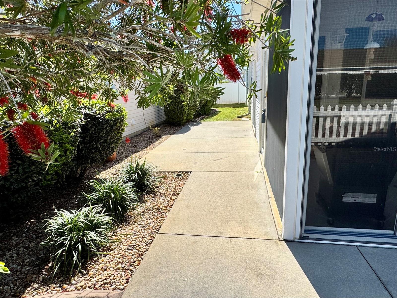 2569 ERROL TERRACE