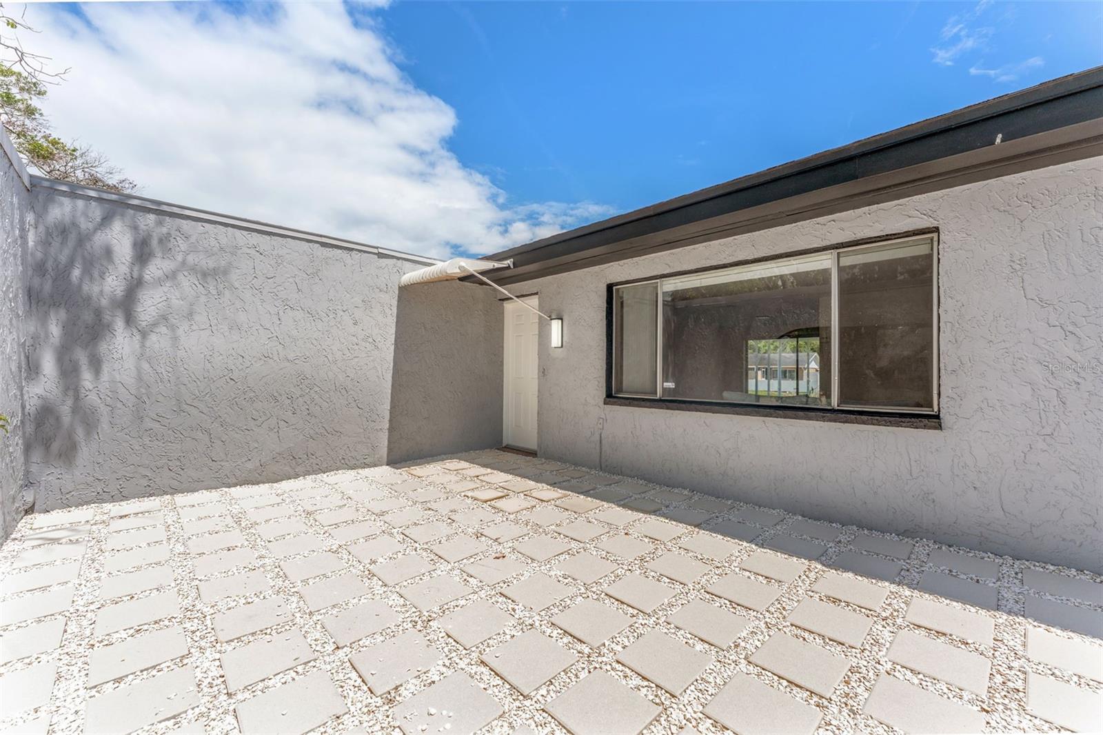 4016 GRAYTON DRIVE